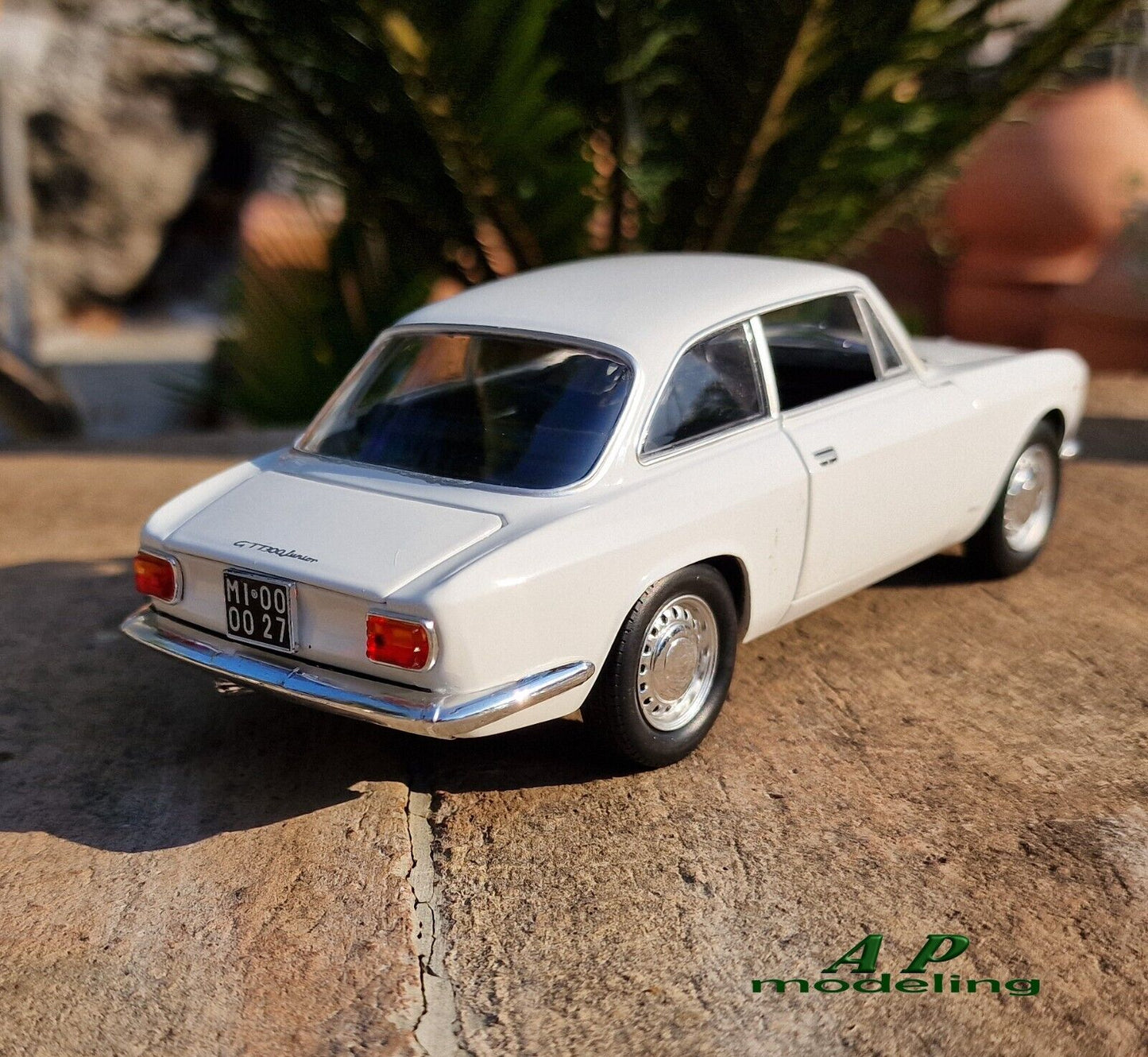 modellino auto 1/24 alfa romeo giulia GT 1300 Junior del 1966 modellini vintage usato