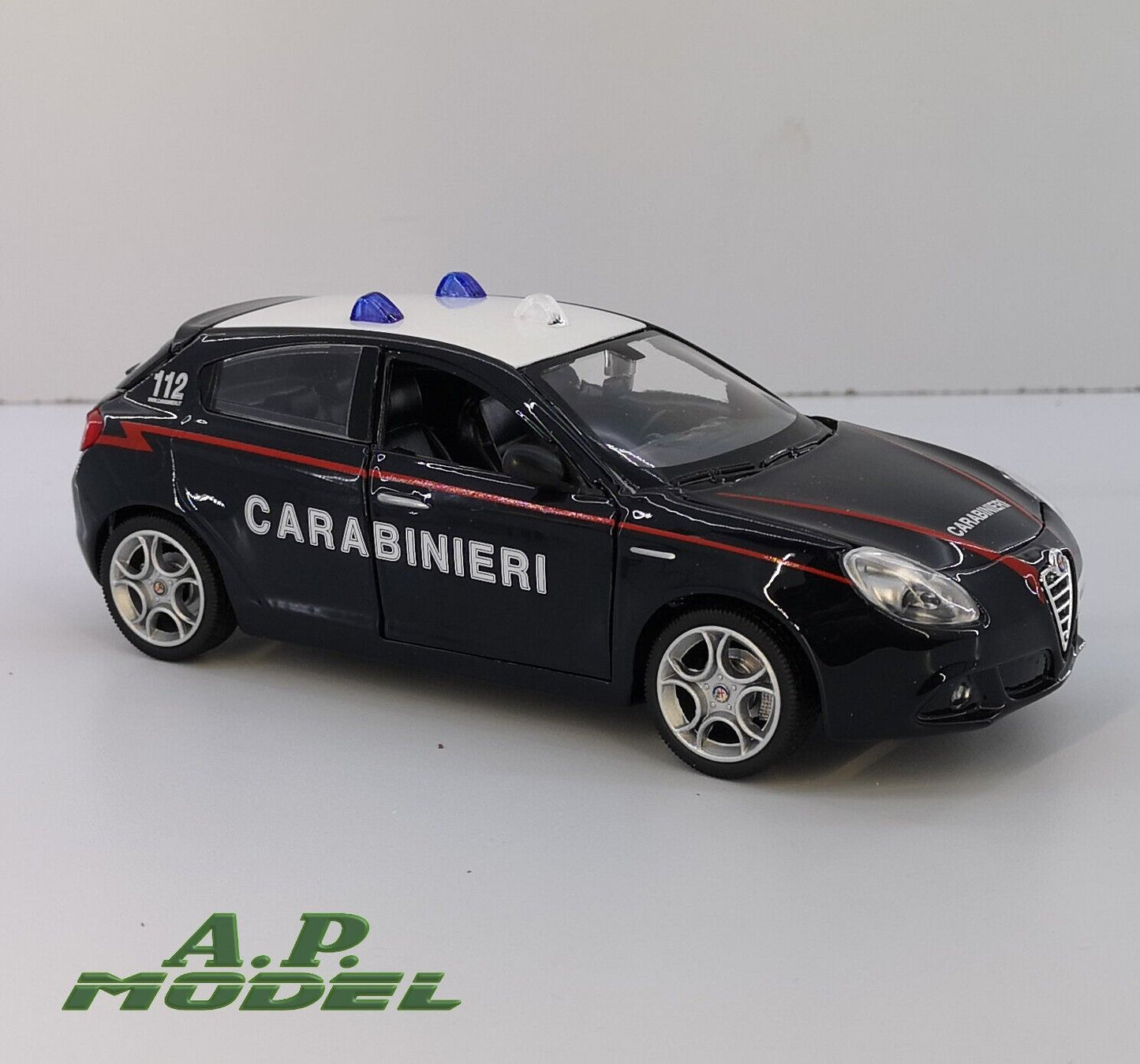 modellino auto 1/24 alfa romeo giulietta dei carabinieri macchinina bburago