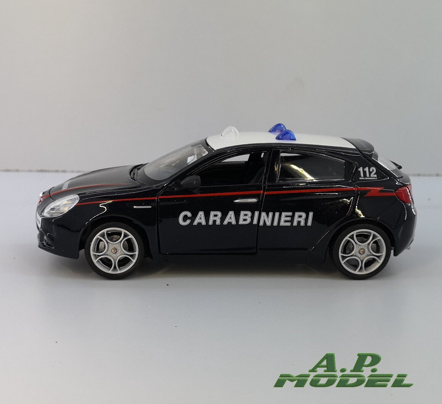 modellino auto 1/24 alfa romeo giulietta dei carabinieri macchinina bburago