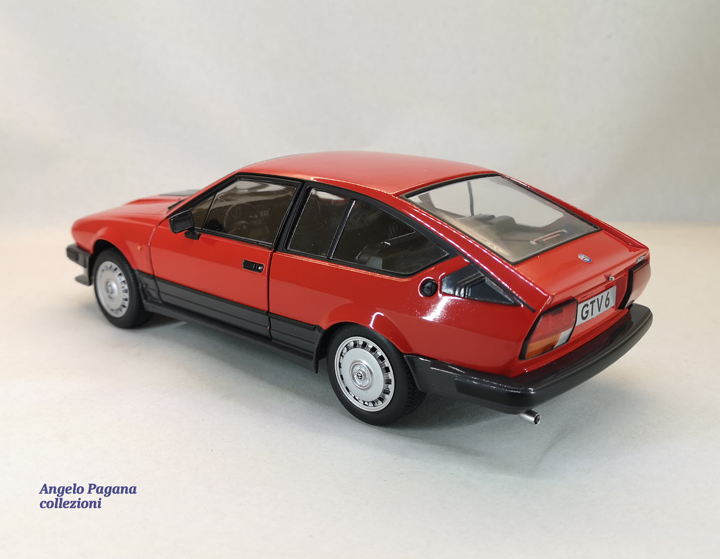 modellino auto 1:18 alfa romeo gtv 6 del 1980 2,5 gtv6 modellini della solido