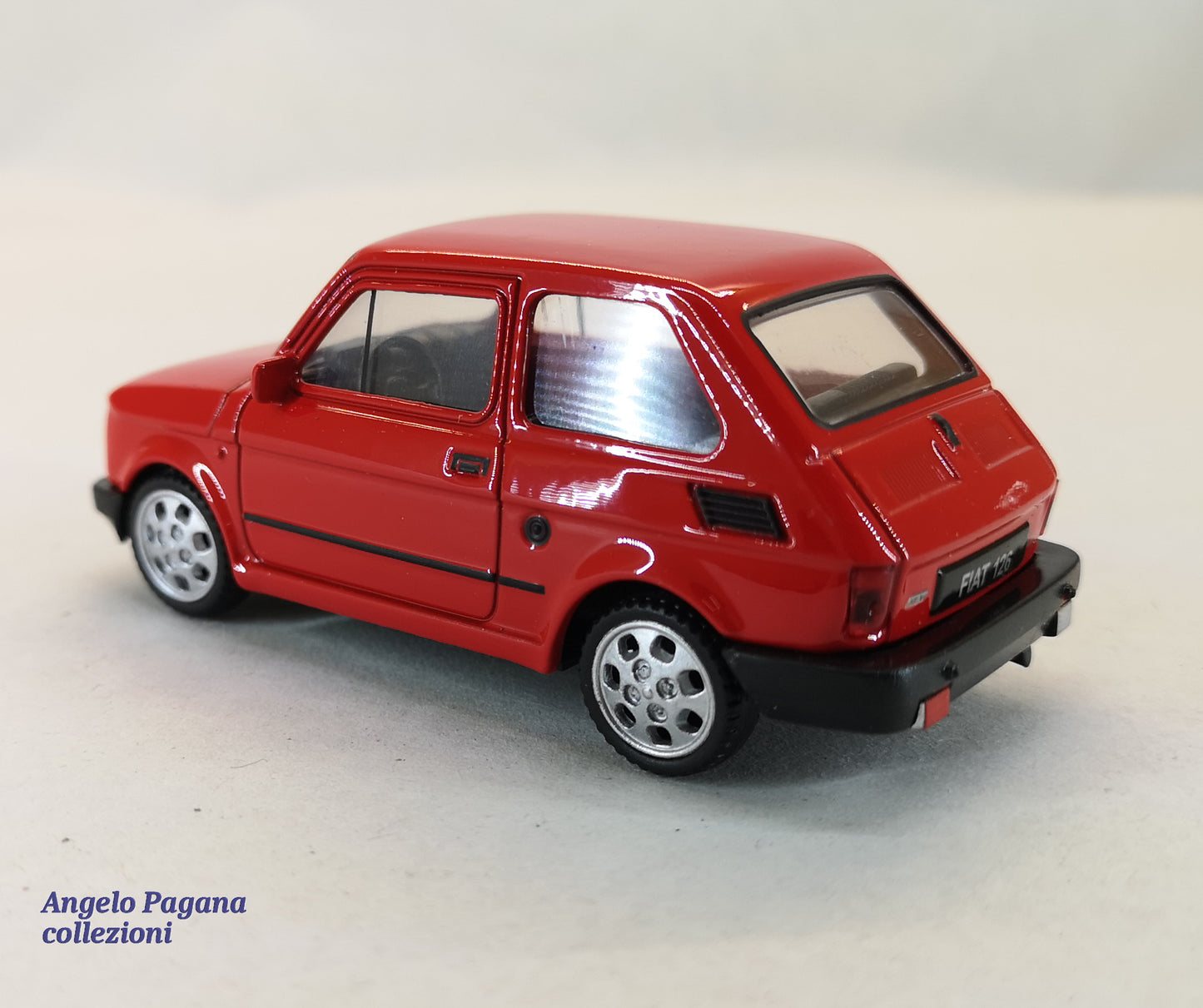 modellino auto scala 1:43 fiat 126 della welly nex modellini da collezione rossa