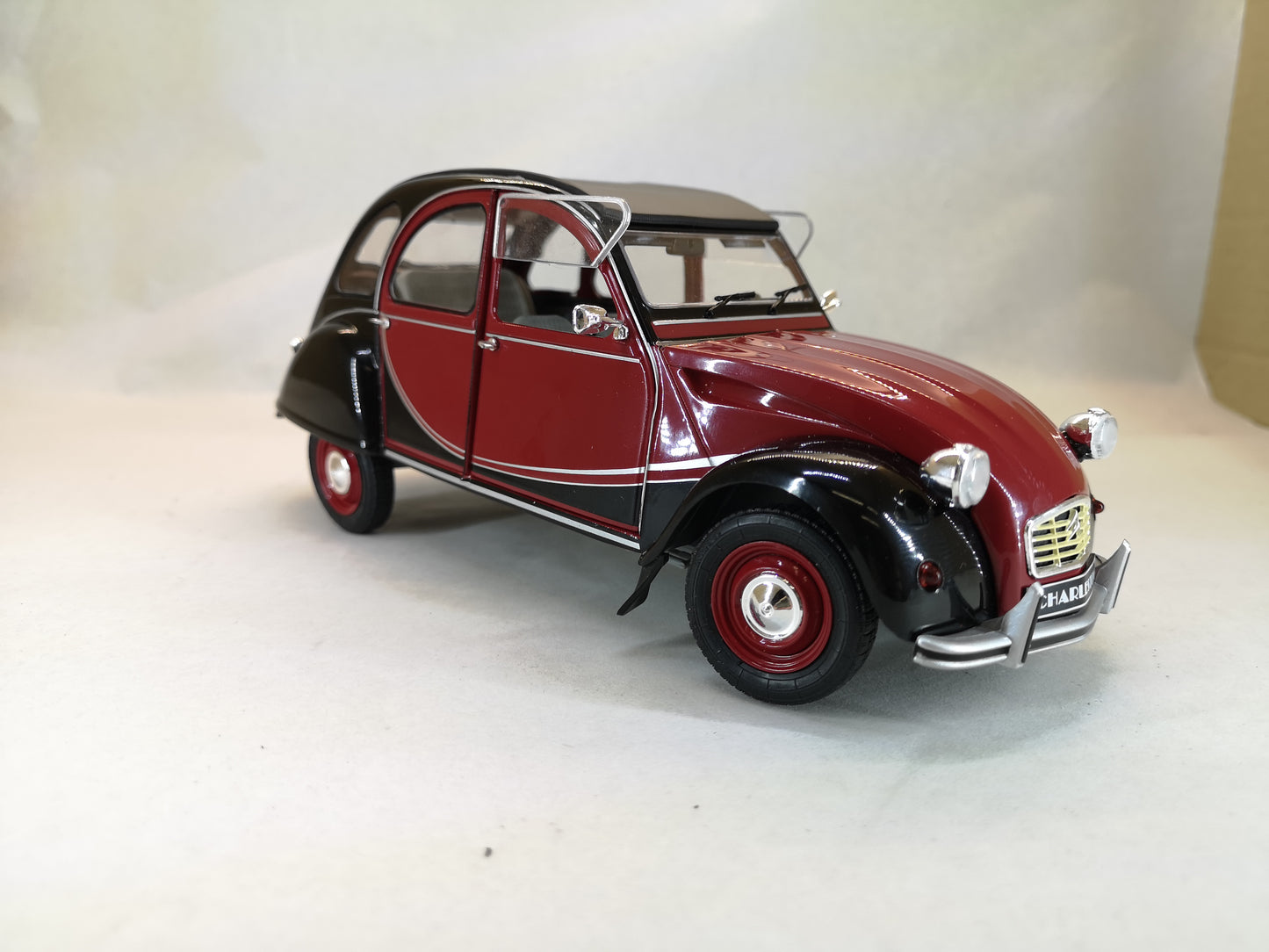 modellino auto 1:18 citroen 2cv 6 charleston modellini vintage della solido