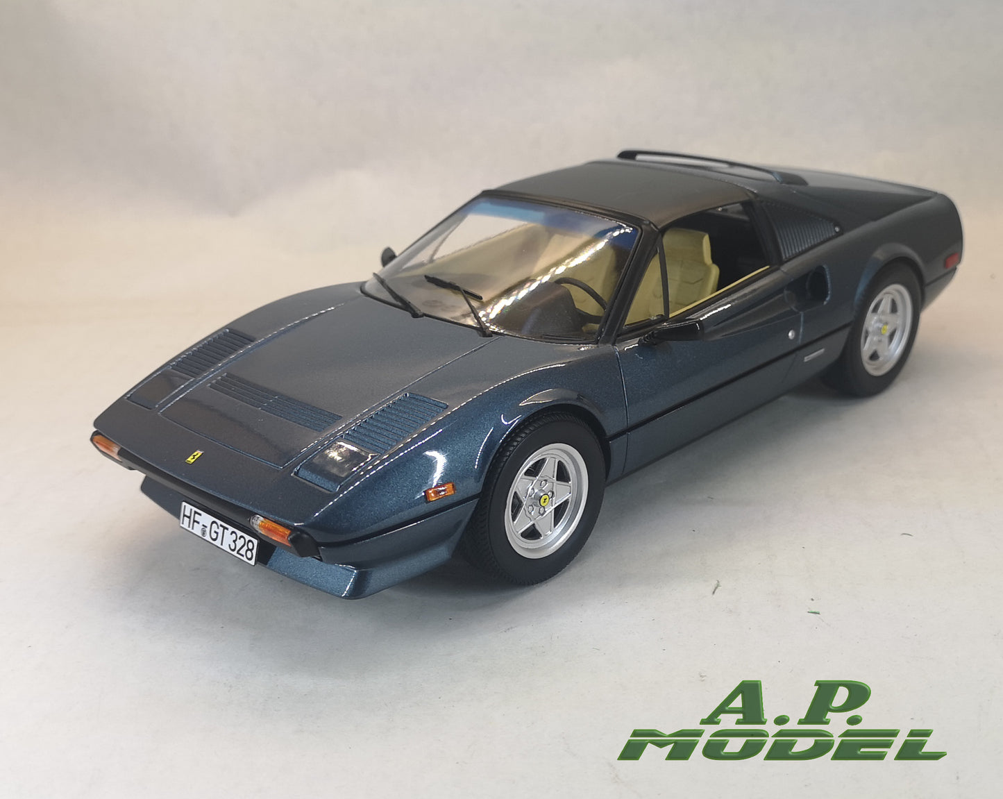 modellino auto 1:18 Ferrari 308 GTS modellini vintage in scala della norev metal