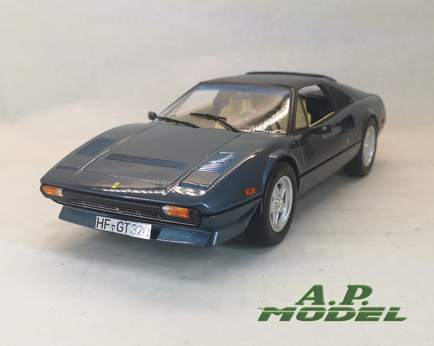 modellino auto 1:18 Ferrari 308 GTS modellini vintage in scala della norev metal