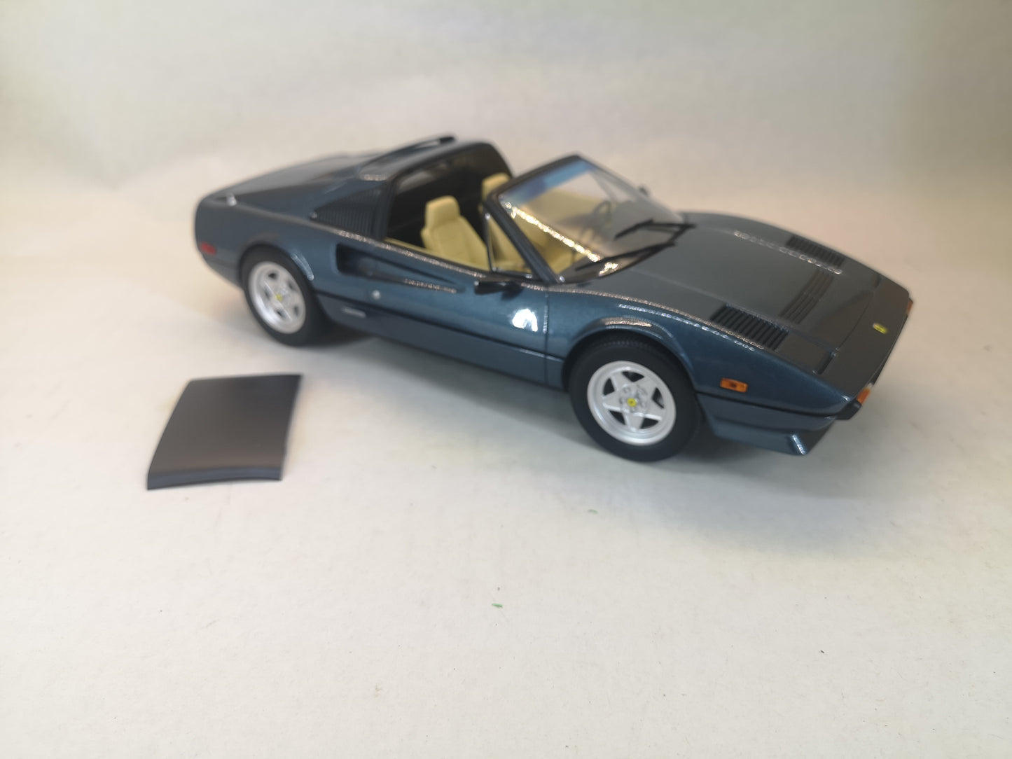 modellino auto 1:18 Ferrari 308 GTS modellini vintage in scala della norev metal