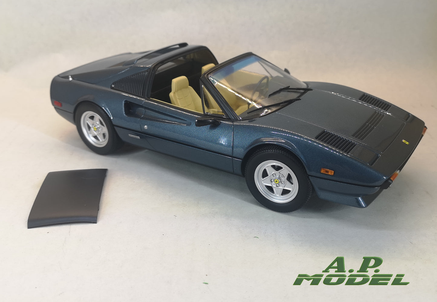 modellino auto 1:18 Ferrari 308 GTS modellini vintage in scala della norev metal