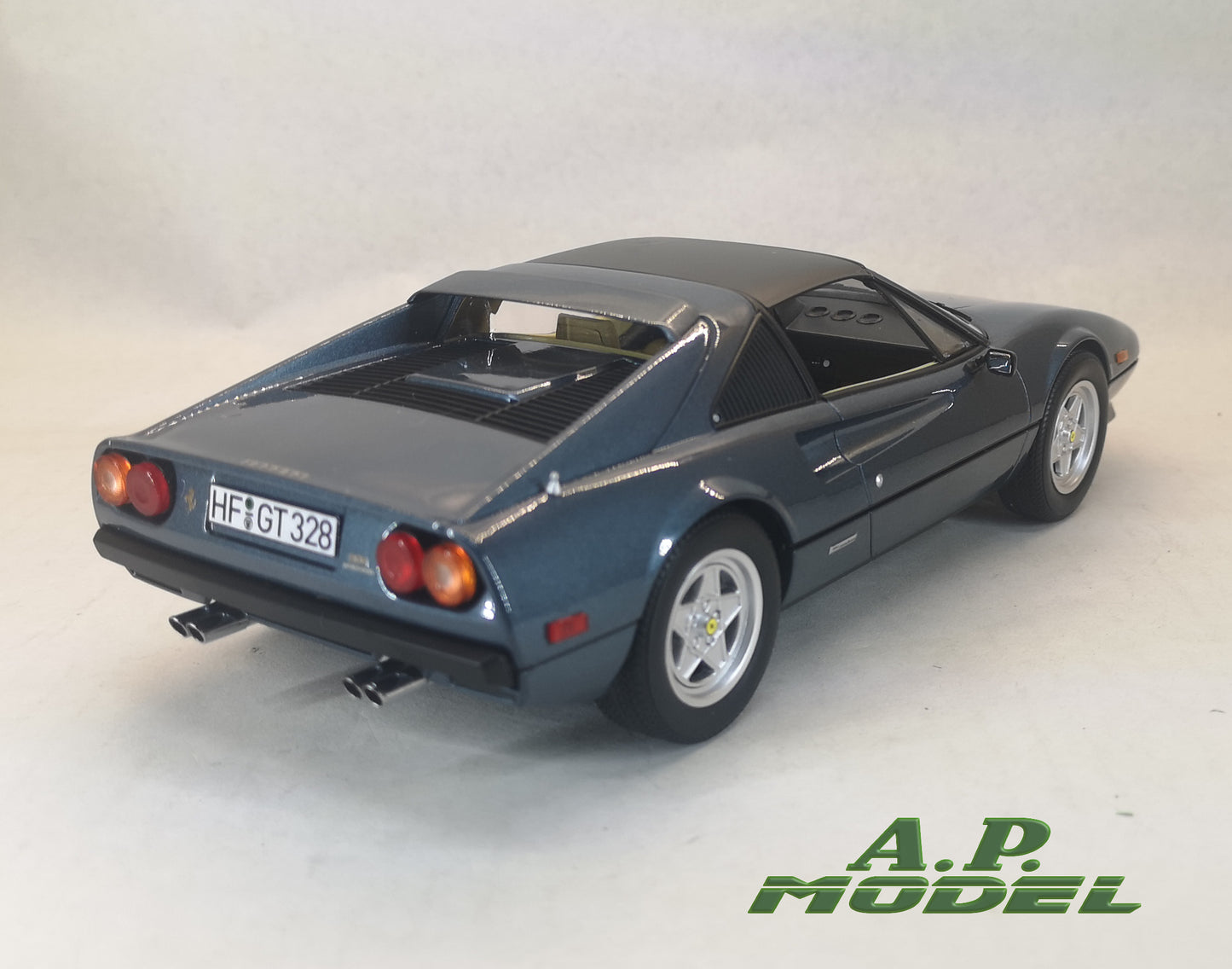 modellino auto 1:18 Ferrari 308 GTS modellini vintage in scala della norev metal