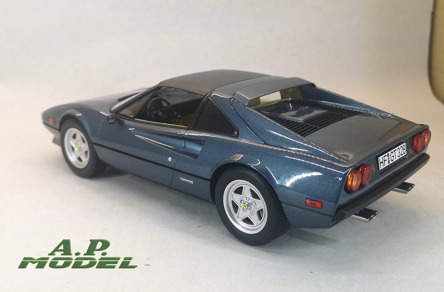 modellino auto 1:18 Ferrari 308 GTS modellini vintage in scala della norev metal