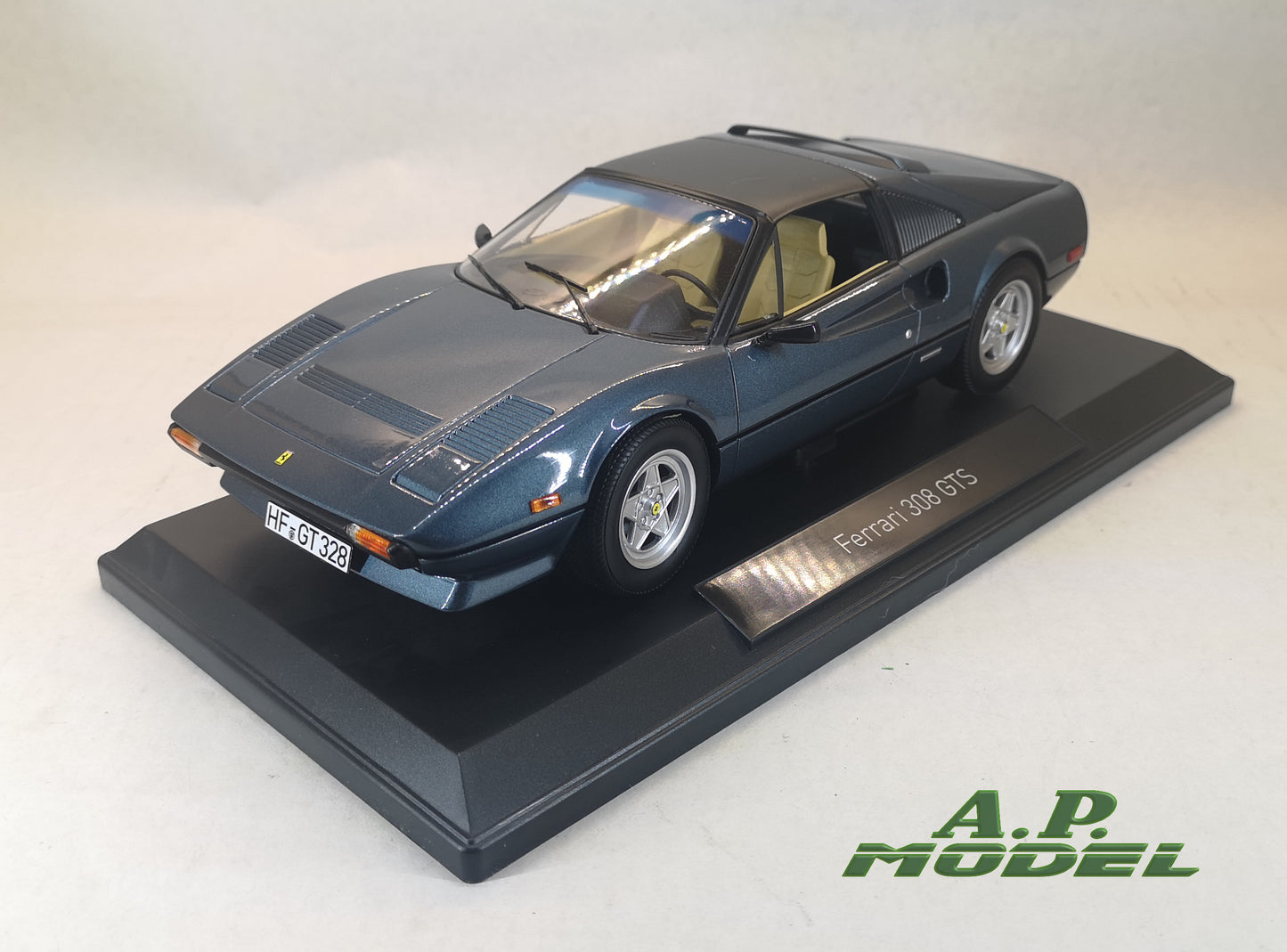 modellino auto 1:18 Ferrari 308 GTS modellini vintage in scala della norev metal