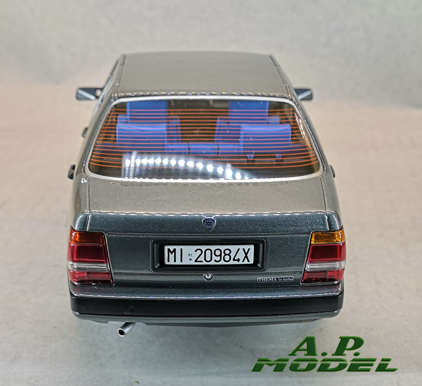 modellino auto 1:18 lancia thema turbo IE 1S del 1984 macchinine die cast