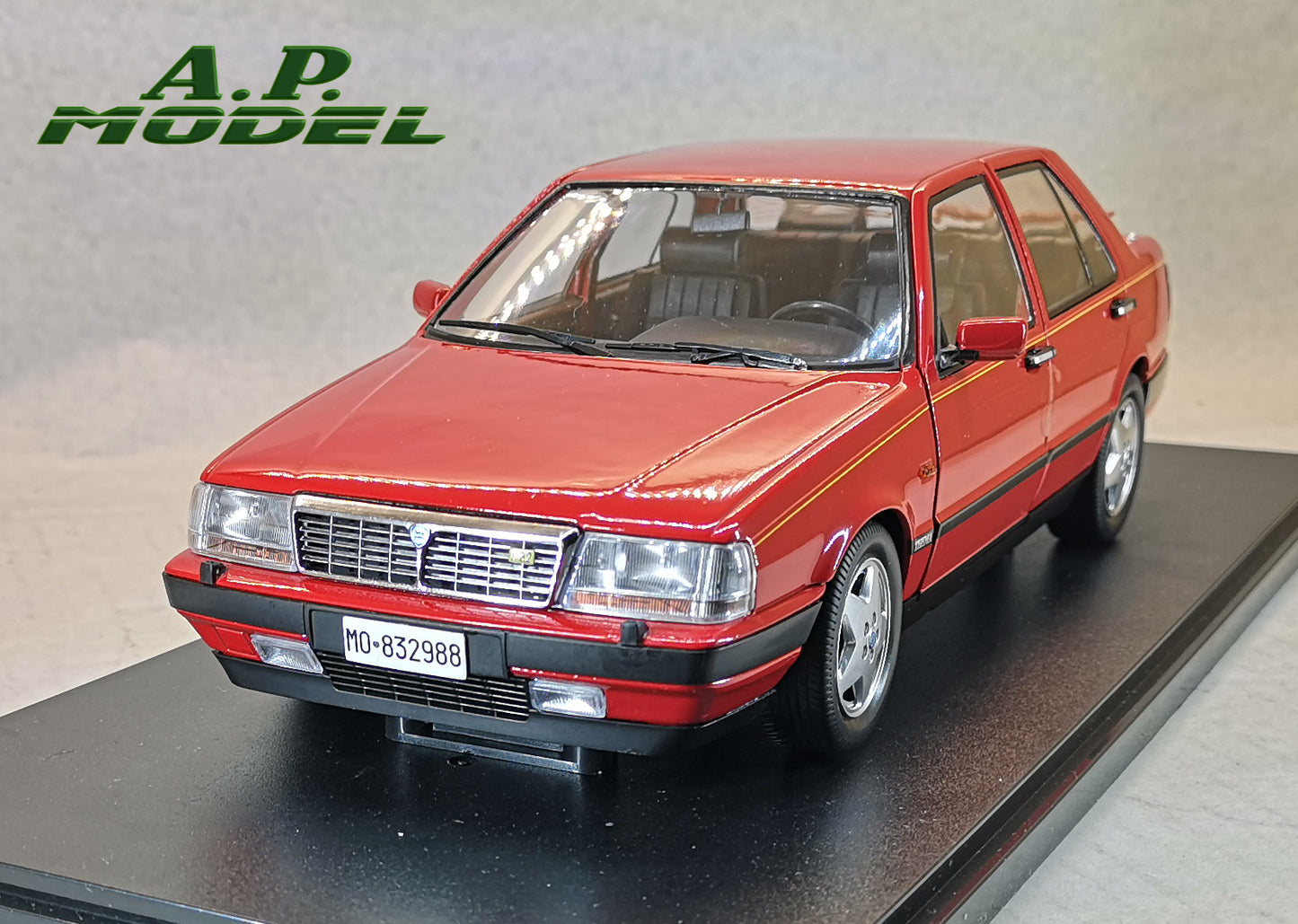 modellino auto 1:18 lancia thema Ferrari 8.32 2S 1988 modellini da collezione