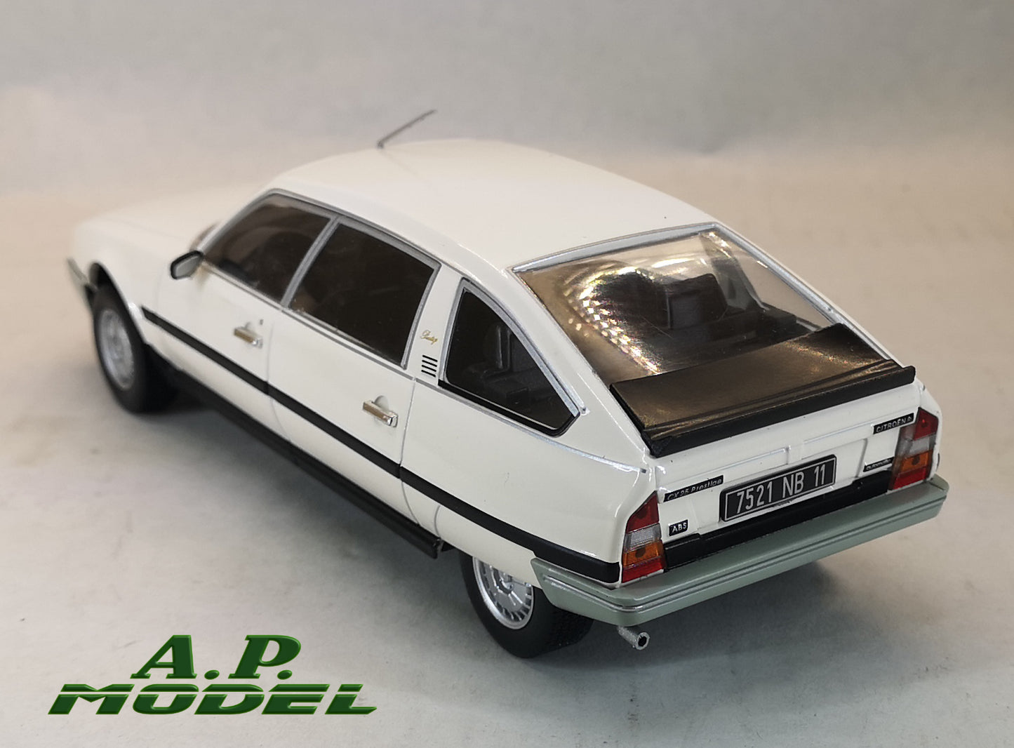 modellino auto 1:24 Citroen cx 2500 prestige phase 2 del 1986 macchinine vintage