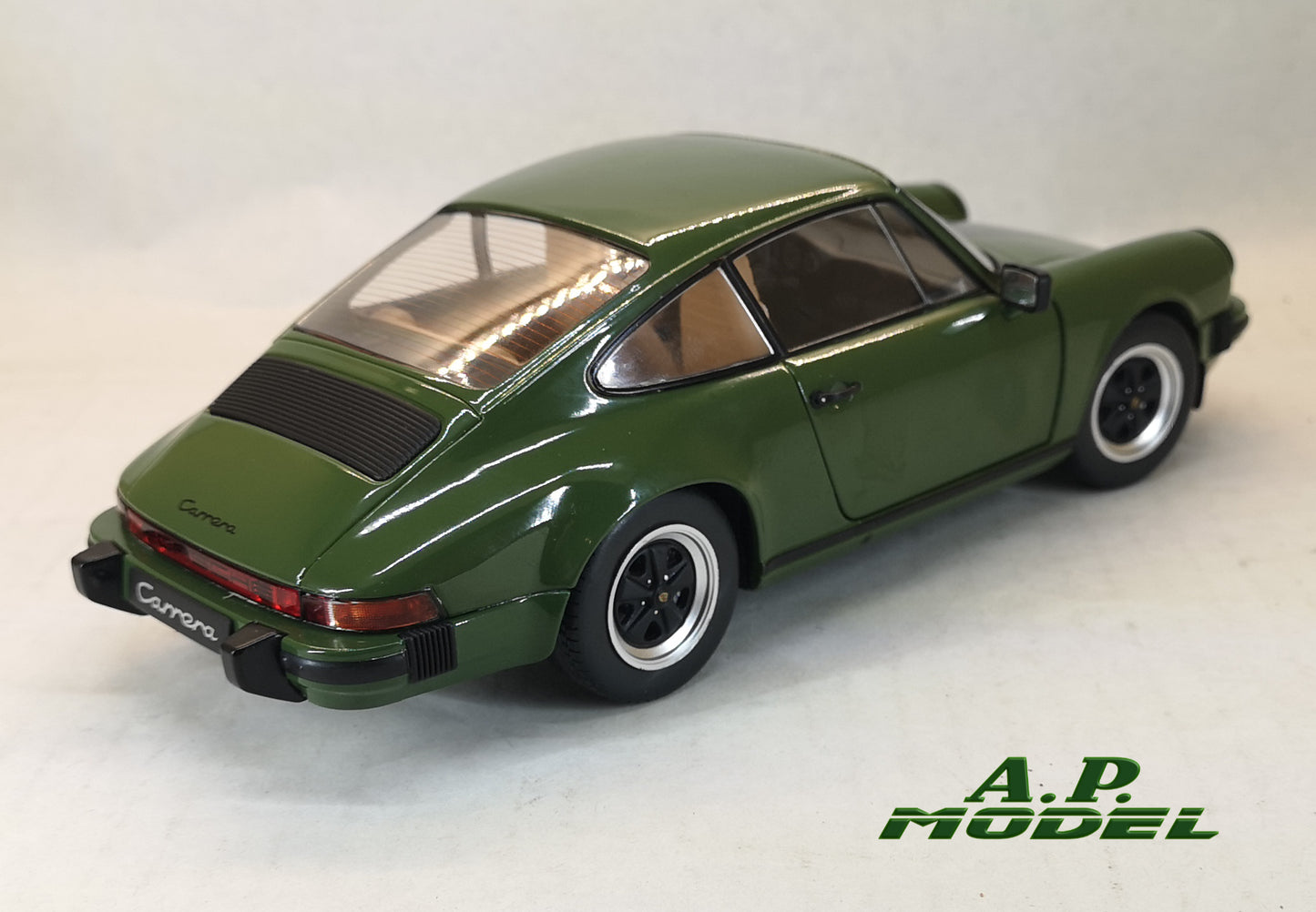modellino auto 1:18 Porsche 911 3.0 sc del 1974 modellini auto vintage diecast