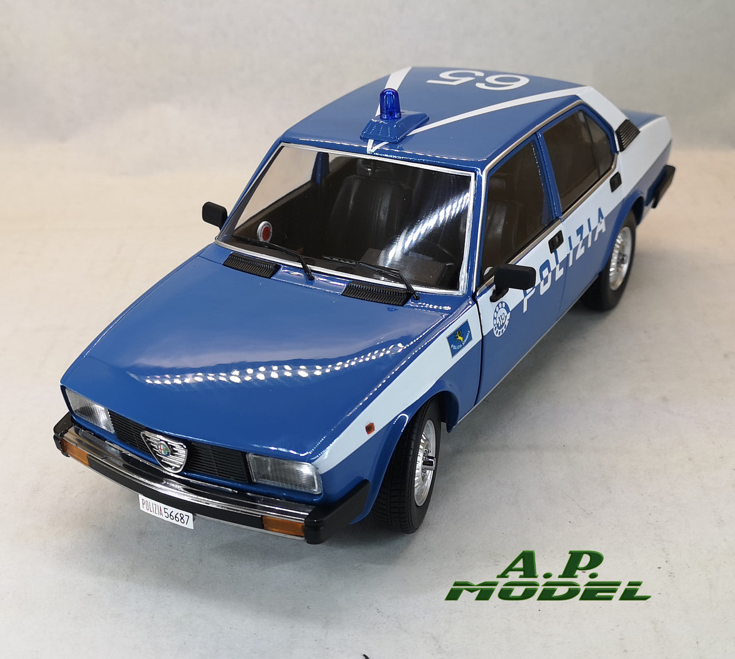 modellino auto 1:18 alfa romeo alfetta 2000 del 1978 della polizia modellini