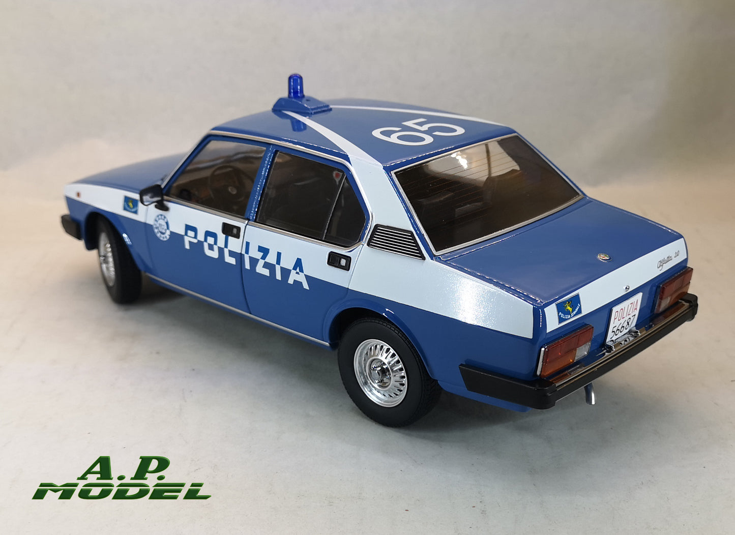 modellino auto 1:18 alfa romeo alfetta 2000 del 1978 della polizia modellini