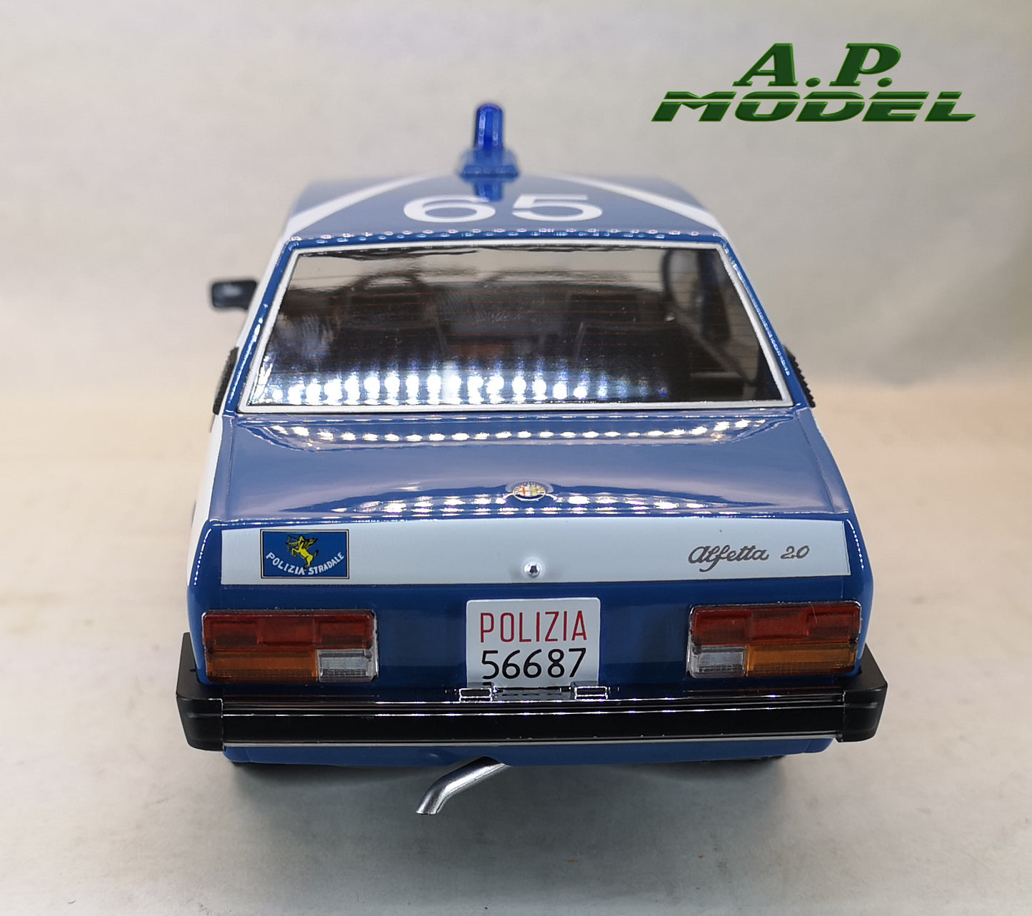 modellino auto 1:18 alfa romeo alfetta 2000 del 1978 della polizia modellini