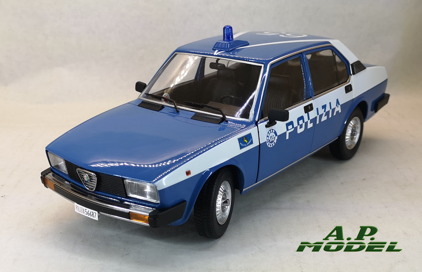 modellino auto 1:18 alfa romeo alfetta 2000 del 1978 della polizia modellini