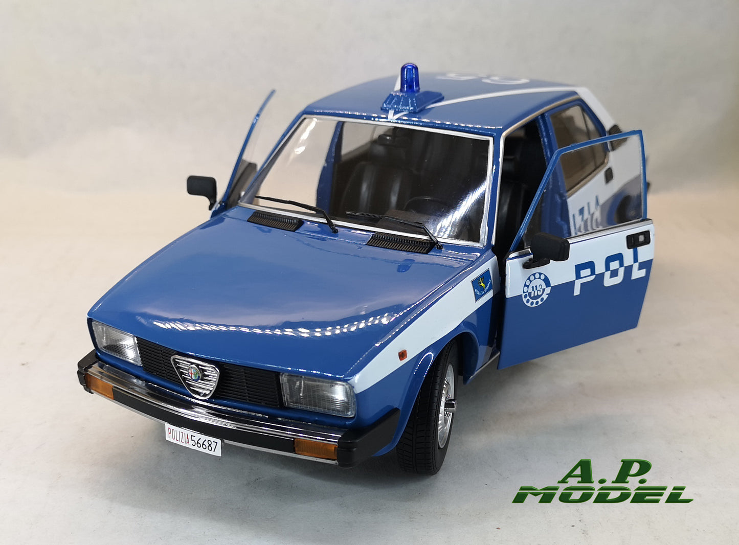 modellino auto 1:18 alfa romeo alfetta 2000 del 1978 della polizia modellini