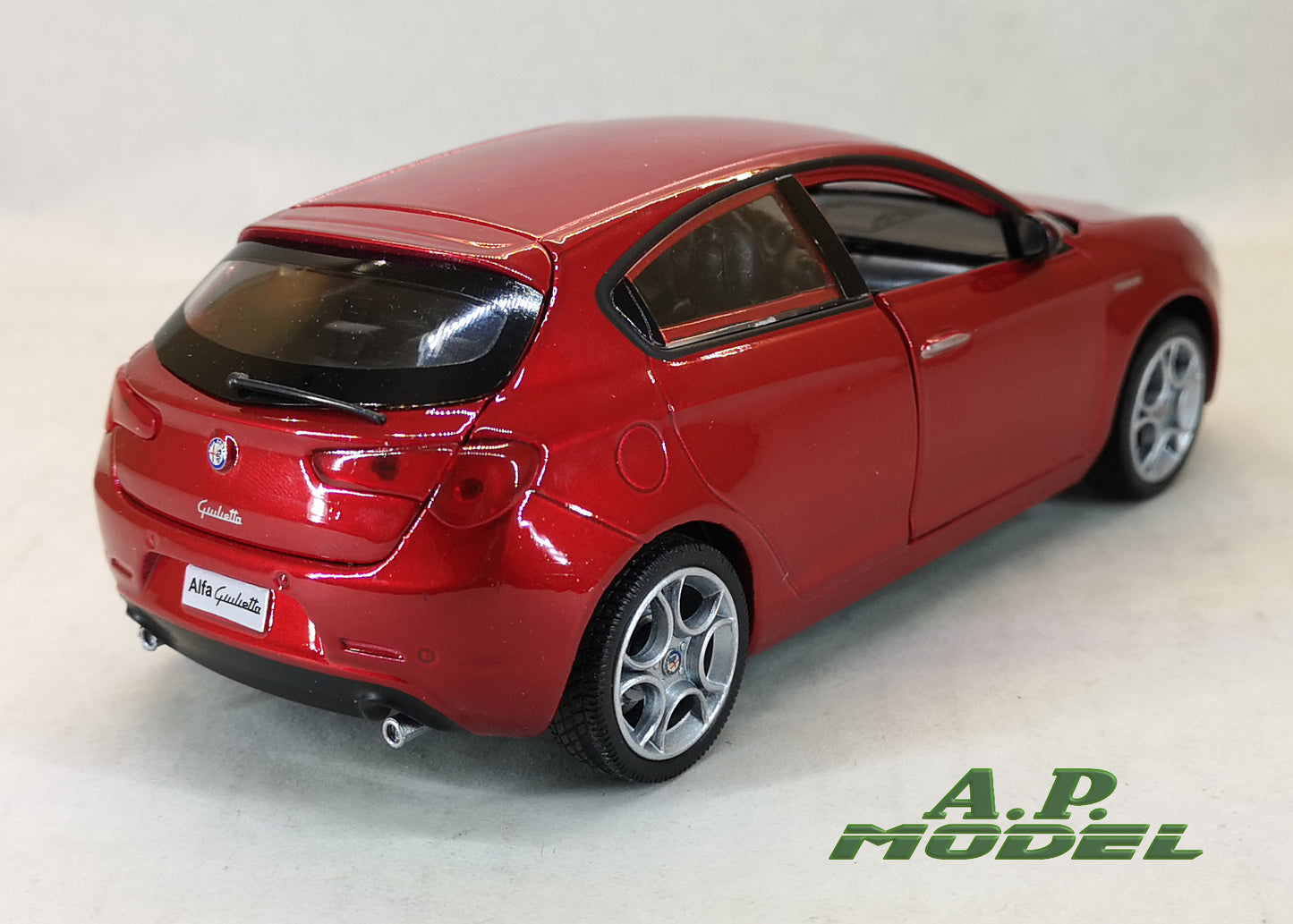 modellino auto 1/24 alfa romeo giulietta macchinine da collezione bburago