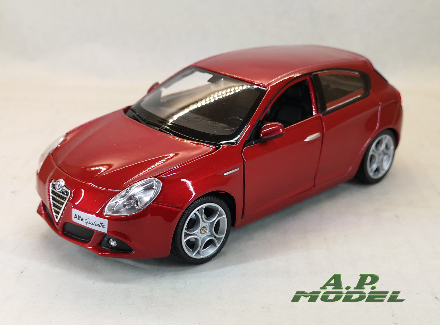 modellino auto 1/24 alfa romeo giulietta macchinine da collezione bburago