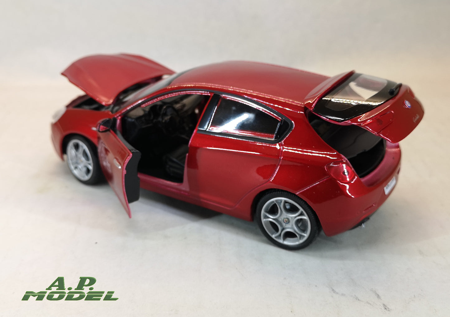 modellino auto 1/24 alfa romeo giulietta macchinine da collezione bburago