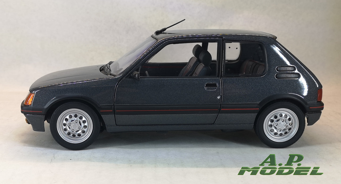 modellino auto 1:18 Peugeot 205 1.6 gti del 1988 modellini diecast della norev