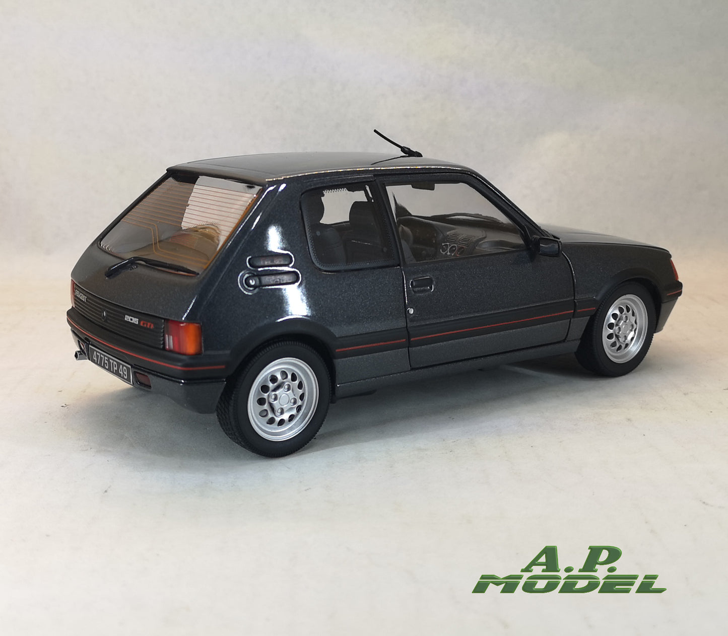 modellino auto 1:18 Peugeot 205 1.6 gti del 1988 modellini diecast della norev