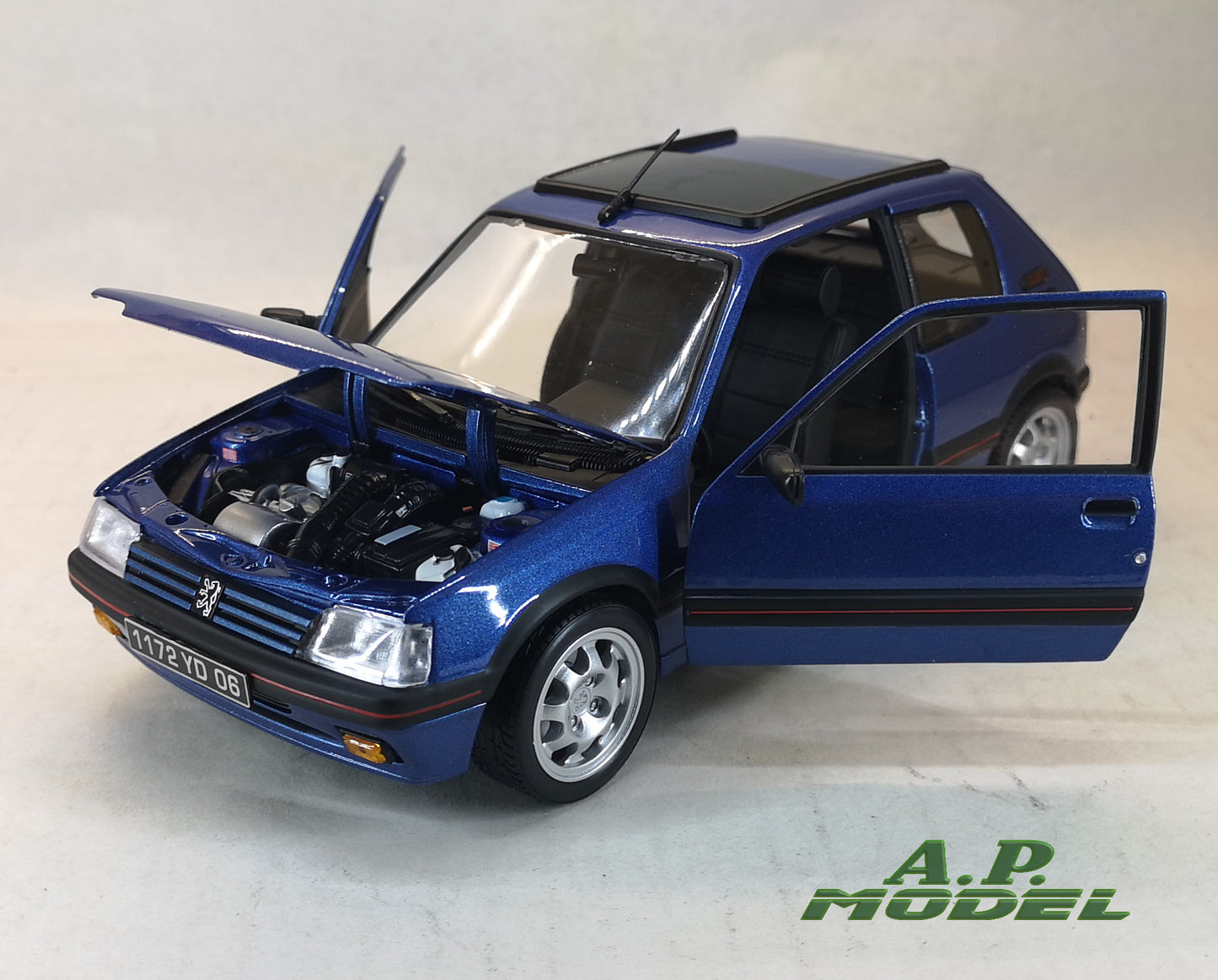 modellino auto 1:18 Peugeot 205 1.9 gti del 1992 modellini diecast della norev