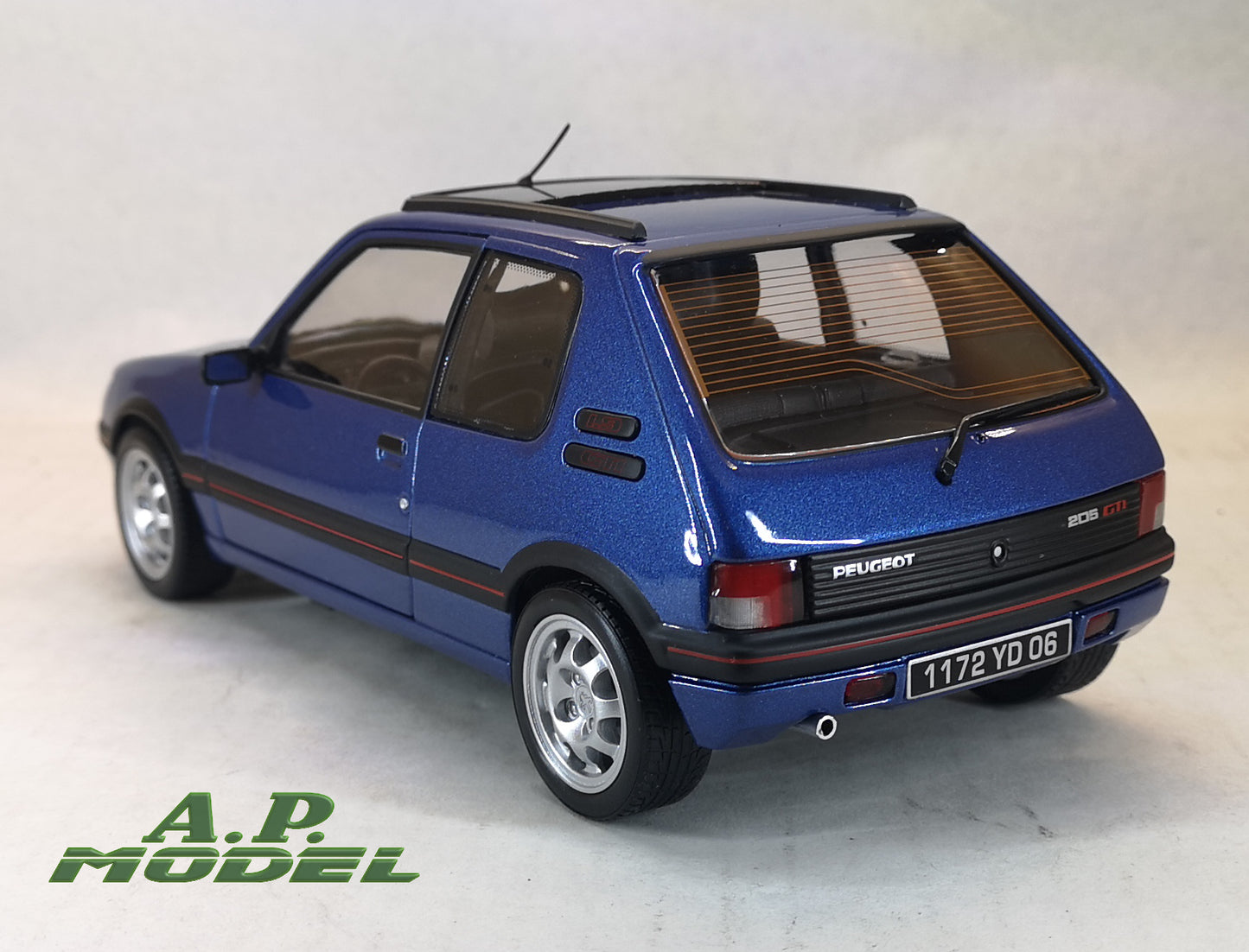 modellino auto 1:18 Peugeot 205 1.9 gti del 1992 modellini diecast della norev