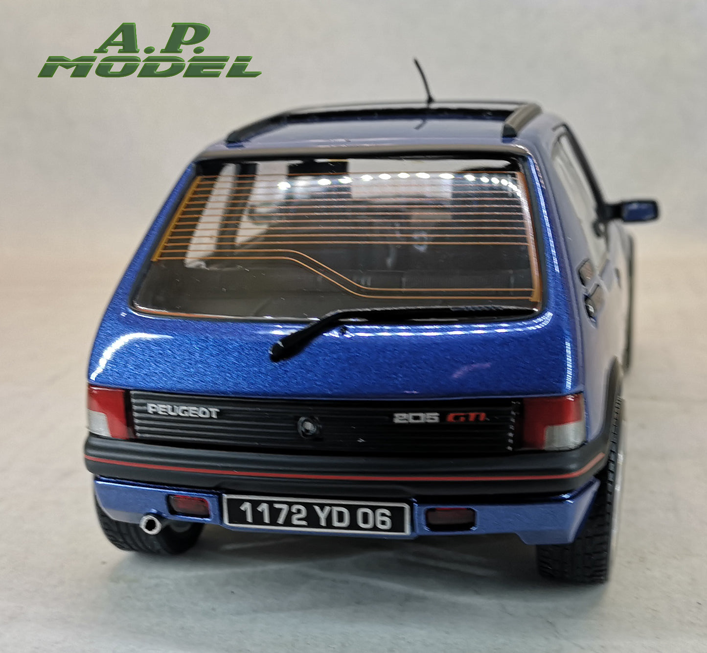 modellino auto 1:18 Peugeot 205 1.9 gti del 1992 modellini diecast della norev