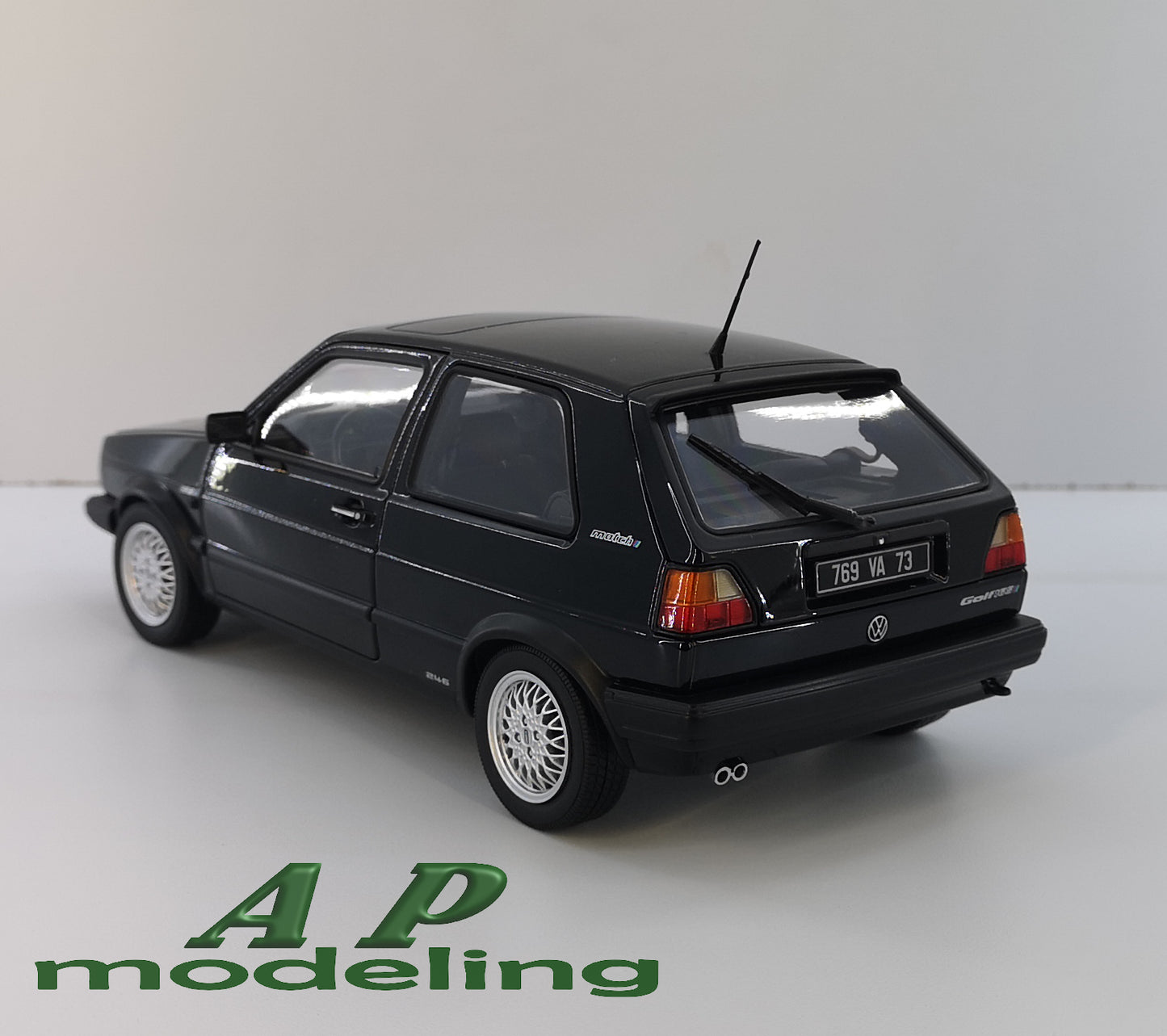 modellino auto 1:18 vw golf gti match modellini Volkswagen da collezione norev