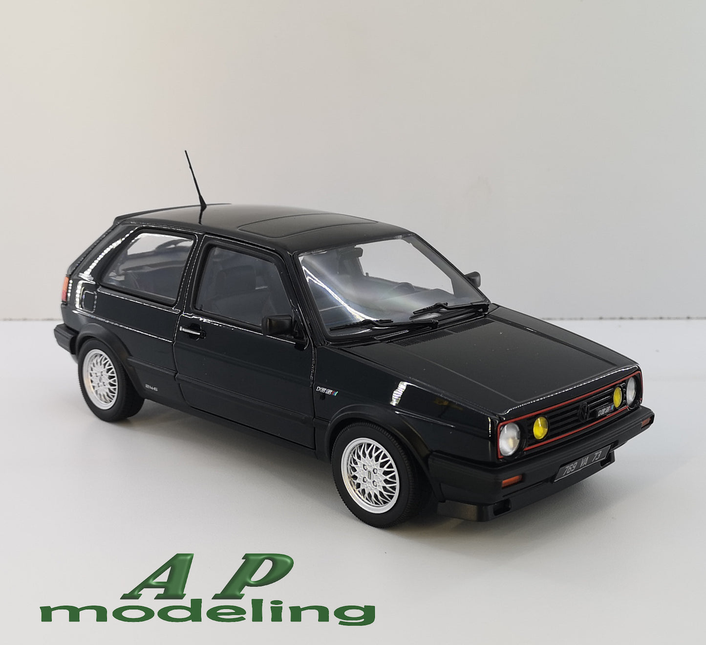 modellino auto 1:18 vw golf gti match modellini Volkswagen da collezione norev