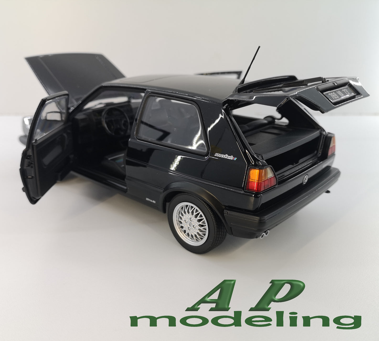 modellino auto 1:18 vw golf gti match modellini Volkswagen da collezione norev