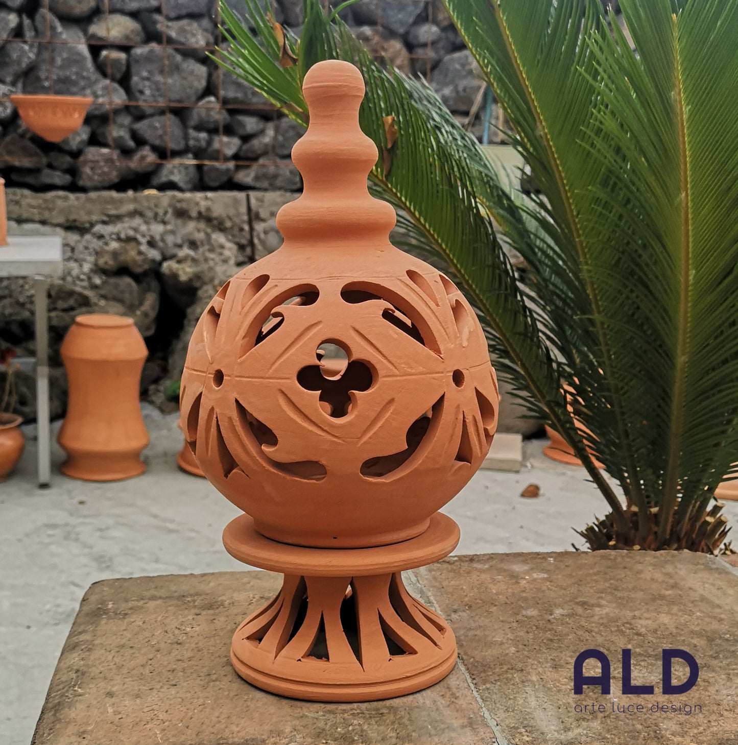 Lampada portacandela lume traforato diffusore di luce da giardino in terracotta