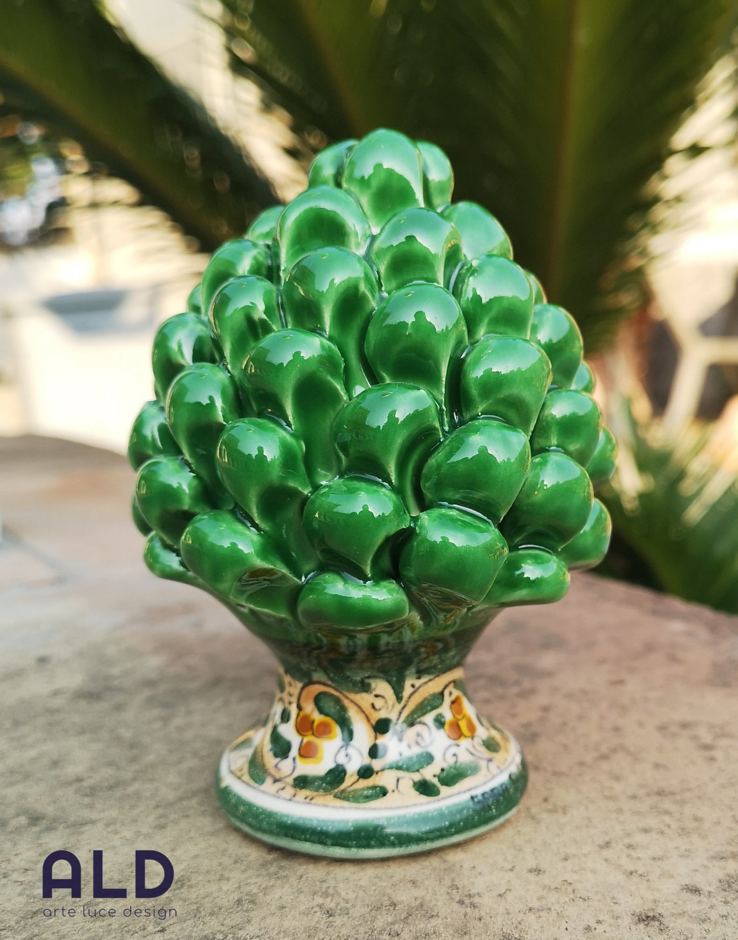 Pigna verde soprammobile portafortuna siciliano in ceramica di Caltagirone 11cm