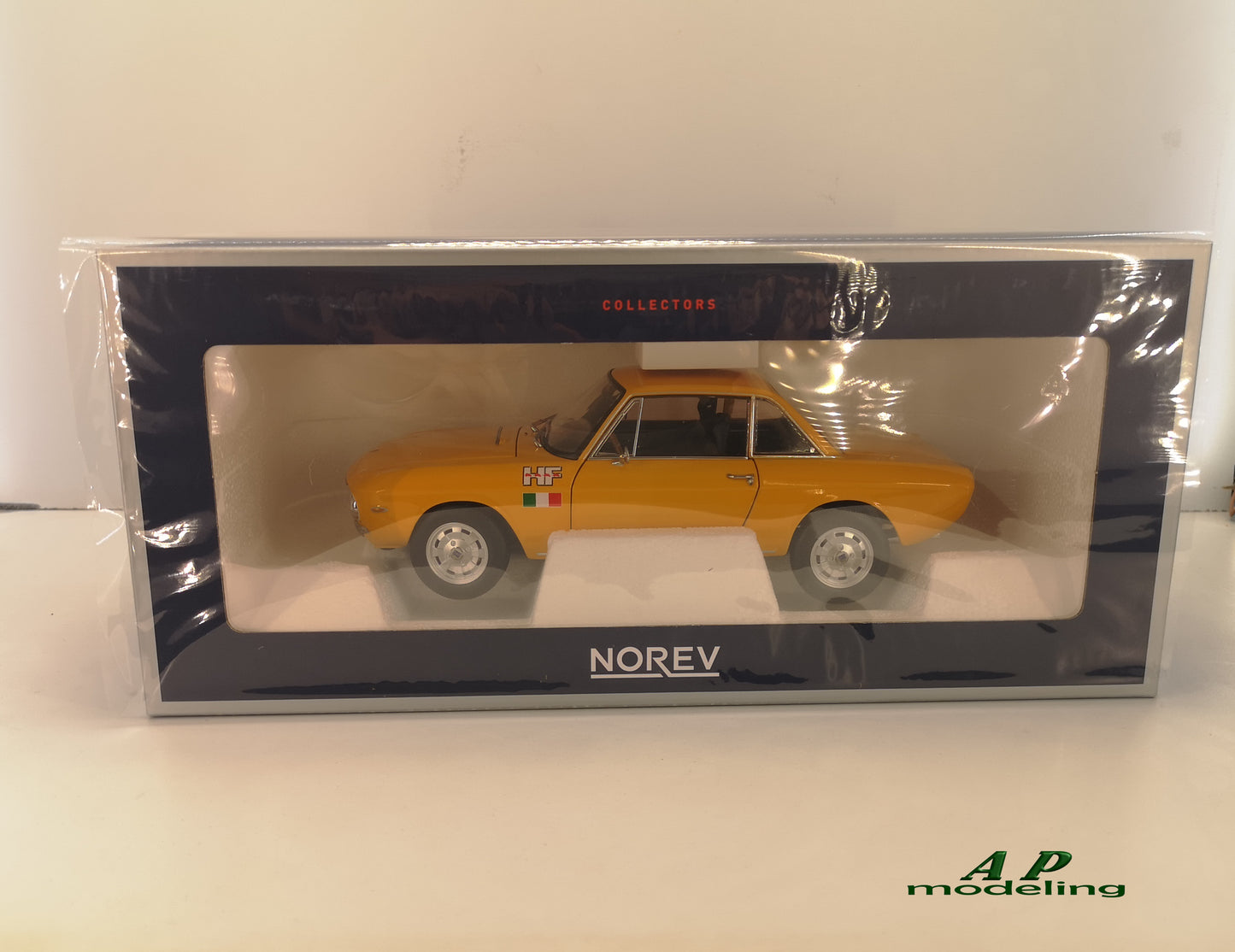 modellino auto 1:18 lancia fulvia HF 1600 del 1971 orange limited edition norev