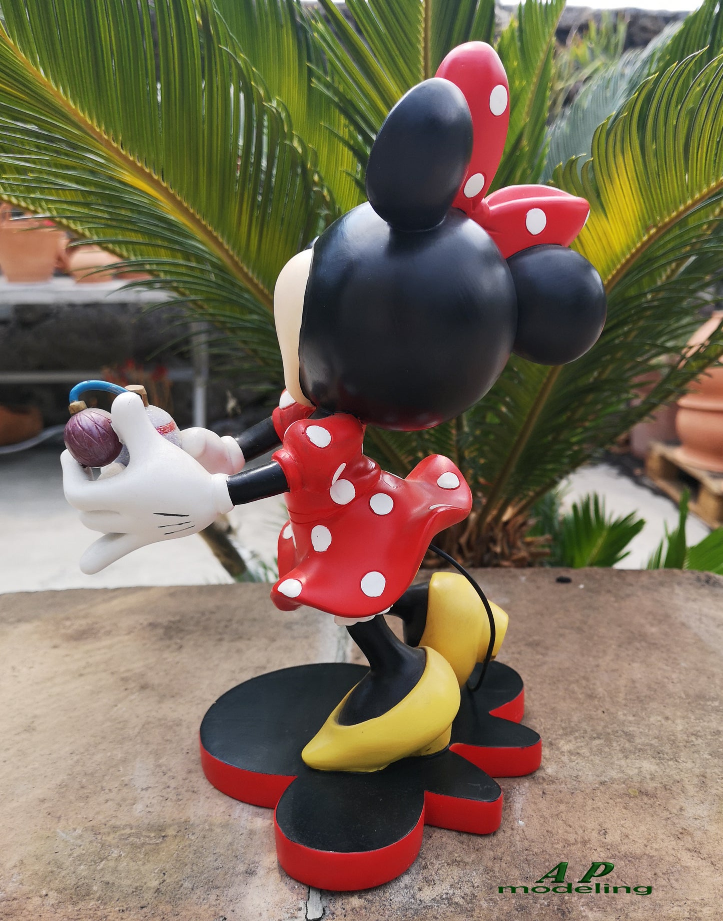 Personaggi da collezione 3D Disney Minnie topolina in resina da esposizione