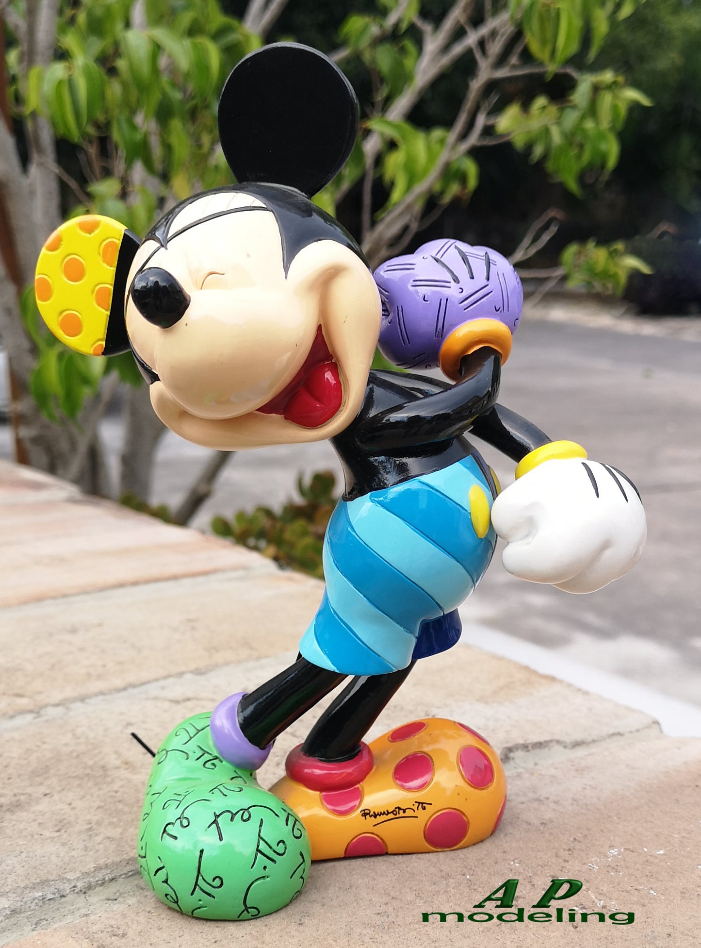 Personaggi da collezione 3D Disney Topolino in resina da esposizione