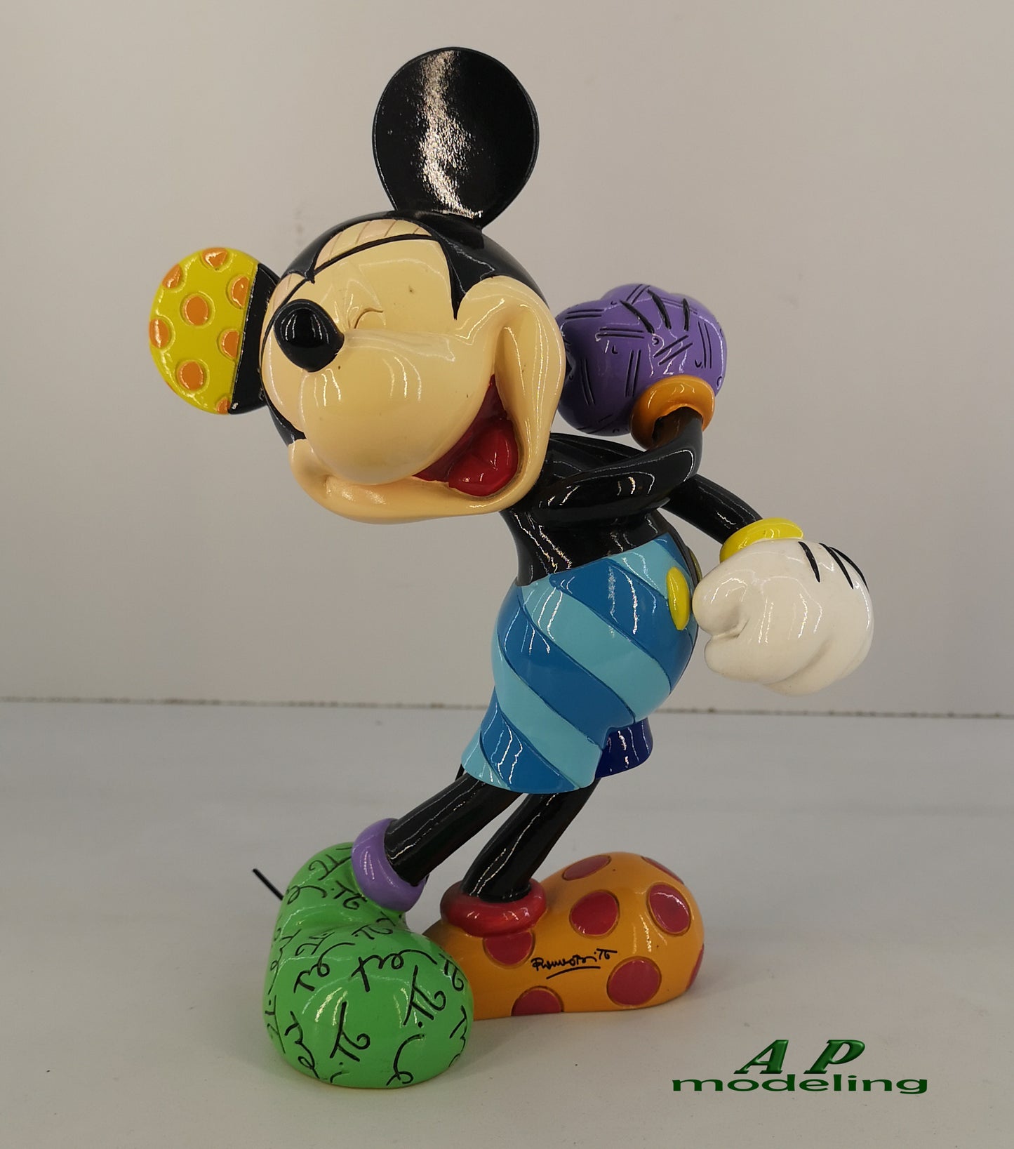 Personaggi da collezione 3D Disney Topolino in resina da esposizione