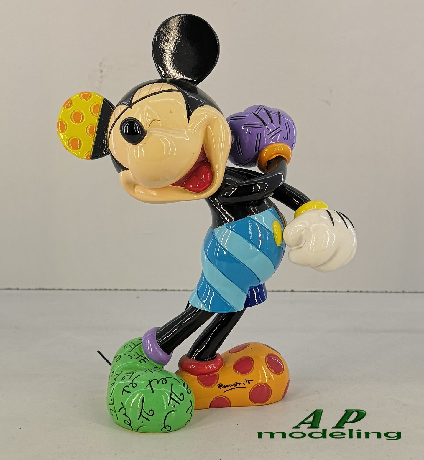 Personaggi da collezione 3D Disney Topolino in resina da esposizione