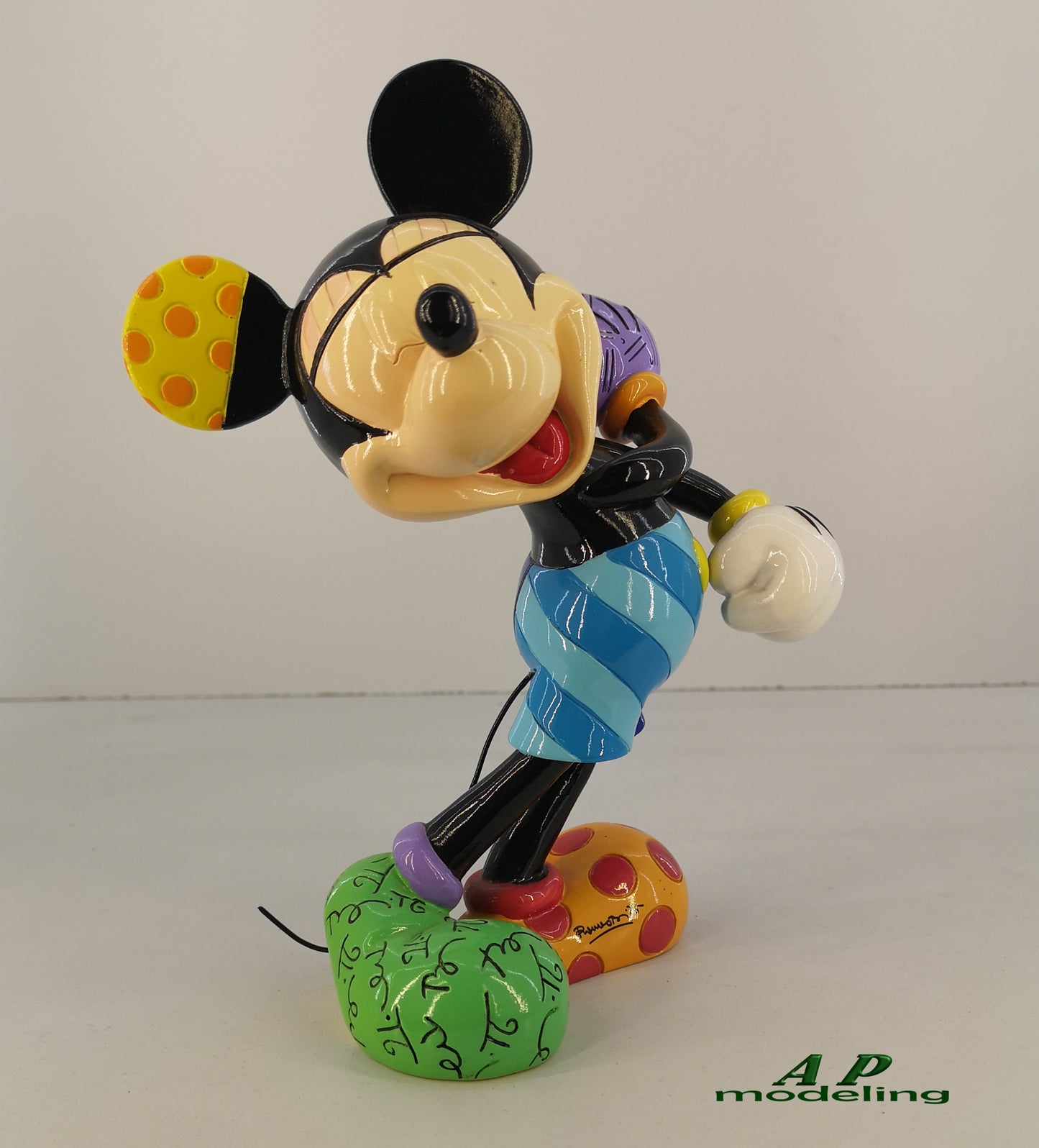 Personaggi da collezione 3D Disney Topolino in resina da esposizione