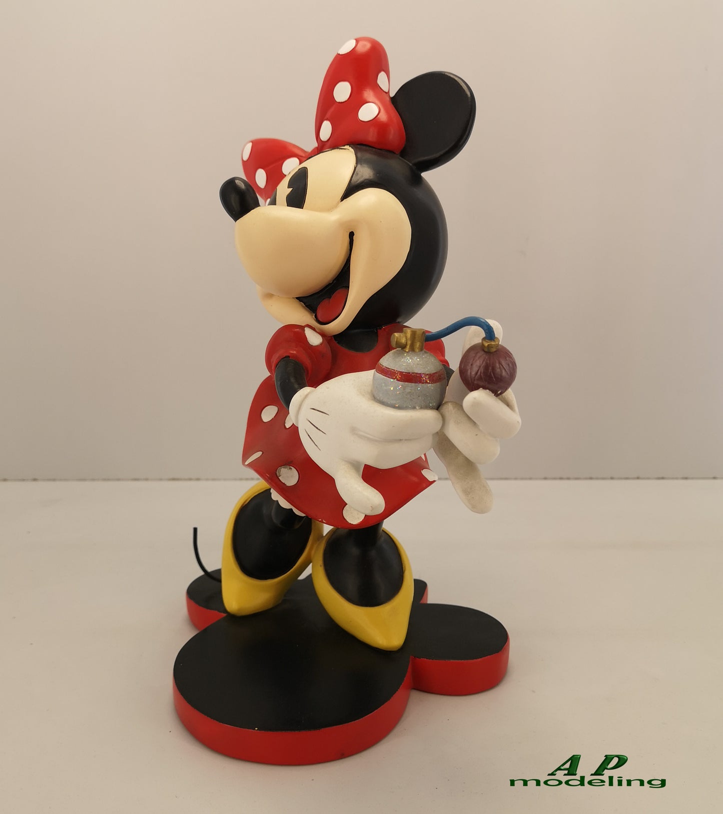 Personaggi da collezione 3D Disney Minnie topolina in resina da esposizione