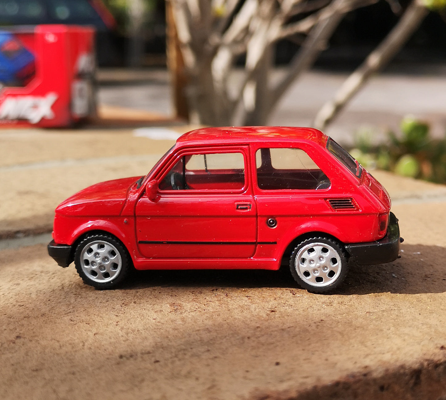 modellino auto scala 1:43 fiat 126 della welly nex modellini da collezione rossa