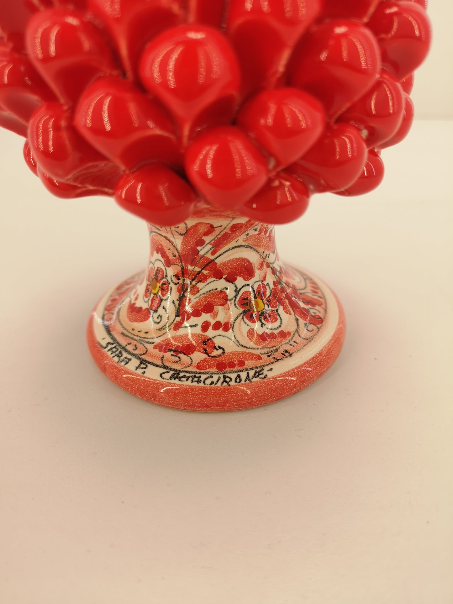 Pigna in ceramica di Caltagirone soprammobile portafortuna rosso H 15cm