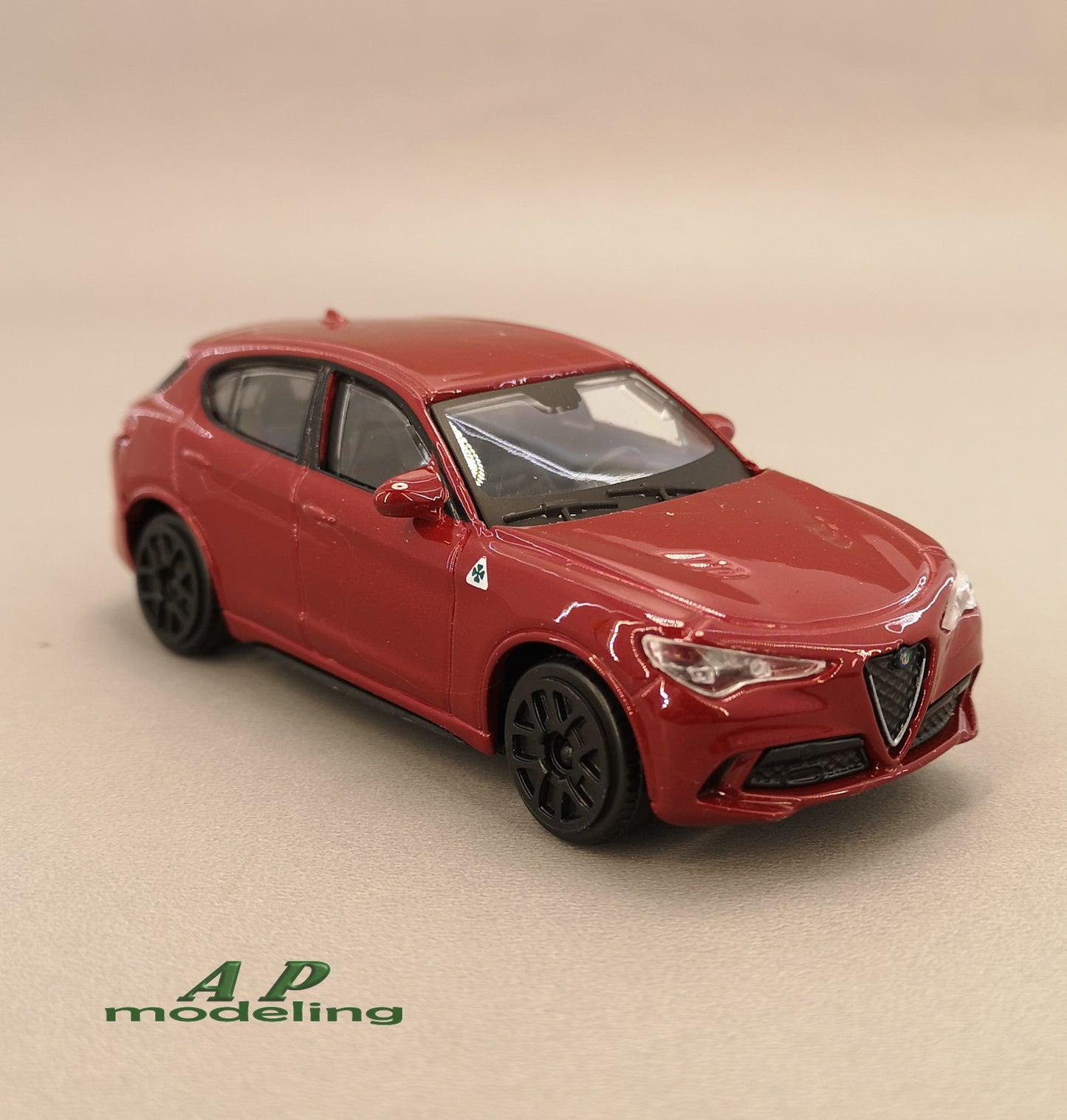 modellino auto 1:43 alfa romeo stelvio macchinina da collezione della bburago rosso