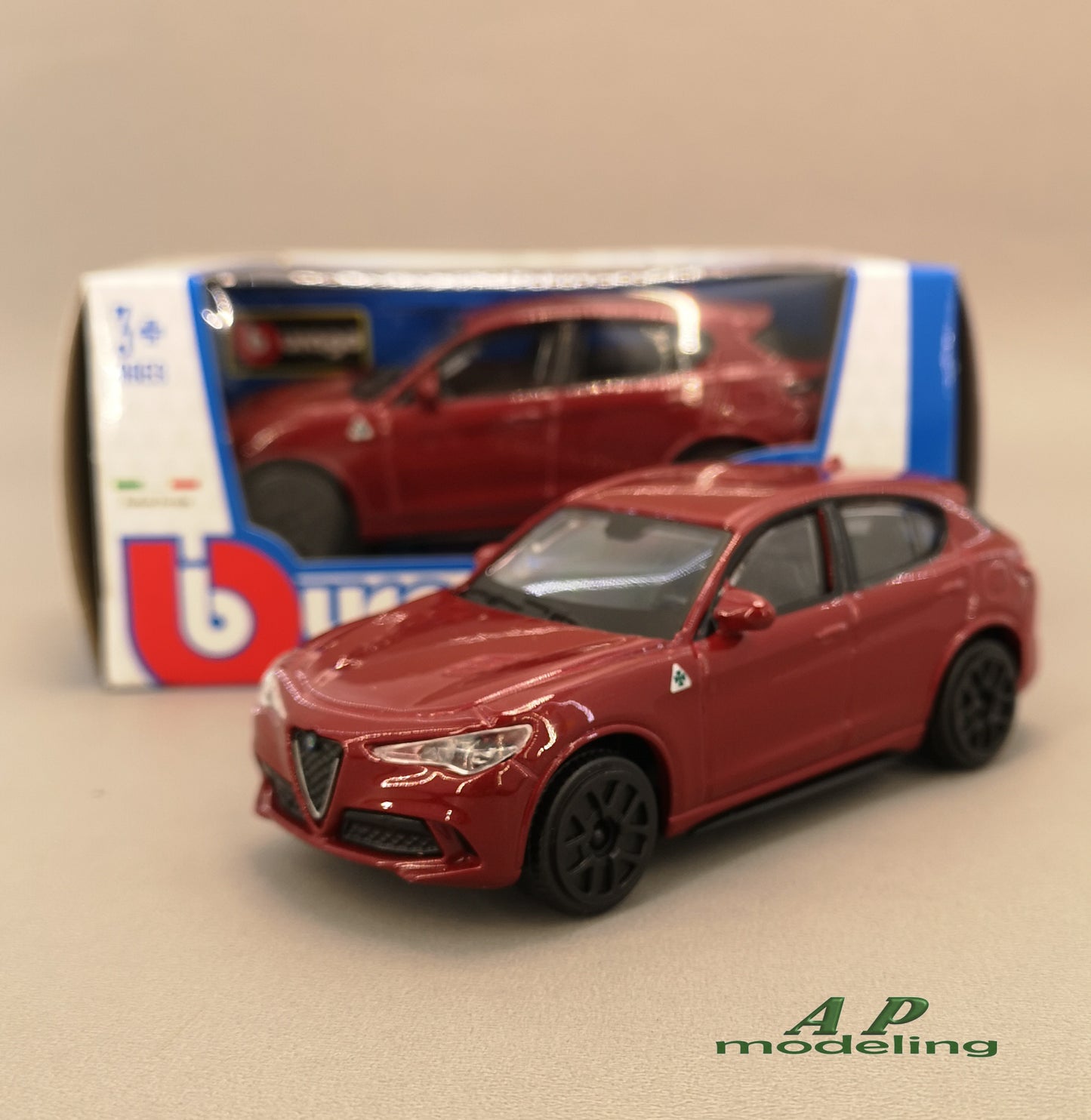 modellino auto 1:43 alfa romeo stelvio macchinina da collezione della bburago rosso