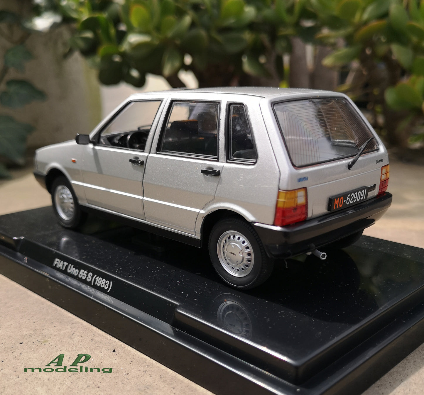 modellino auto scala 1/24 fiat uno 55 S modellini da collezione die cast usato