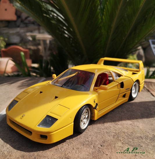 modellino auto 1:18 Ferrari f40 giallo Bburago modellini da collezione diecast