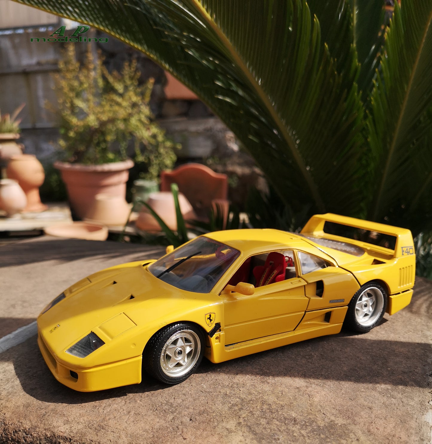 modellino auto 1:18 Ferrari f40 giallo Bburago modellini da collezione diecast