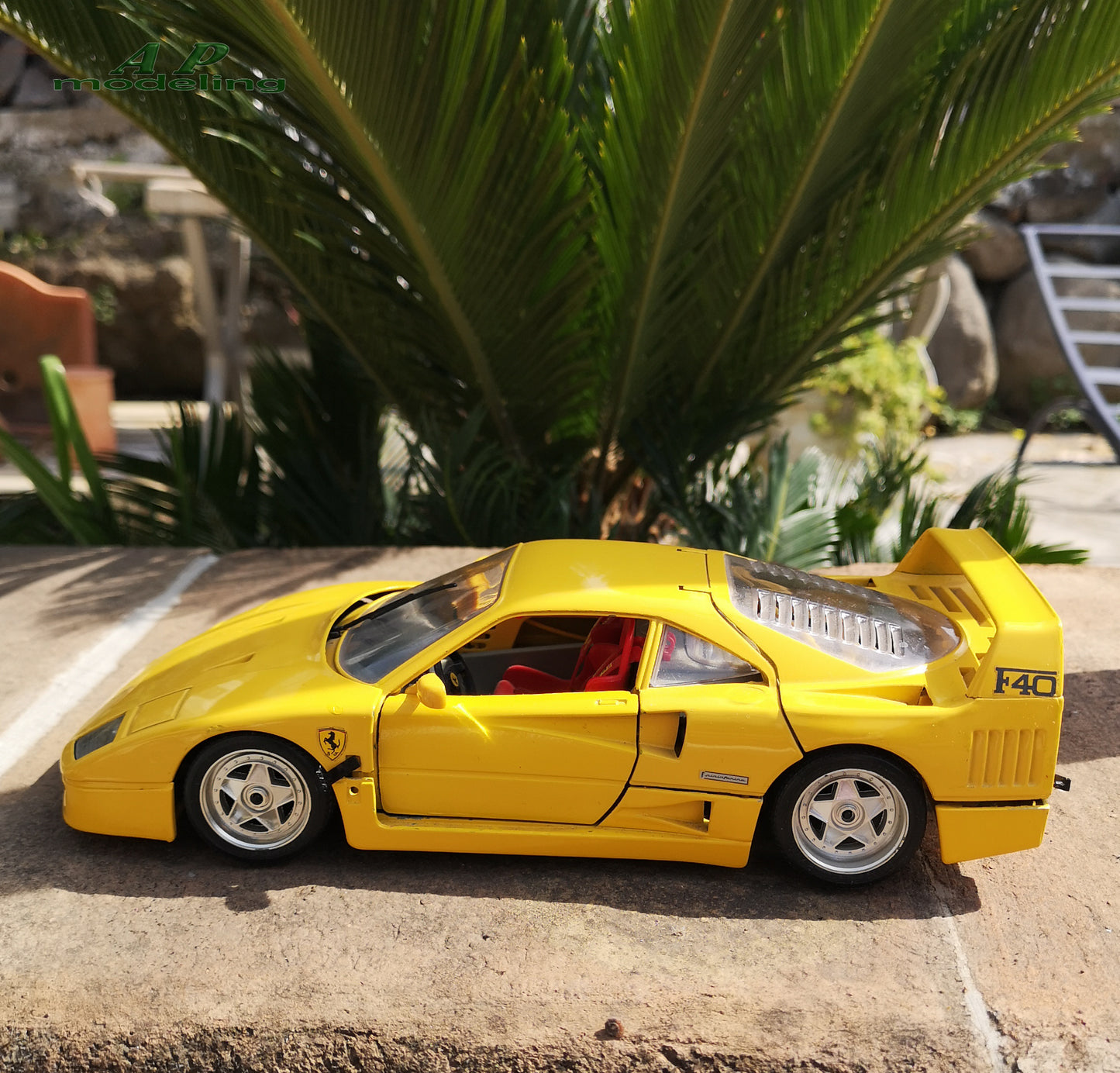 modellino auto 1:18 Ferrari f40 giallo Bburago modellini da collezione diecast
